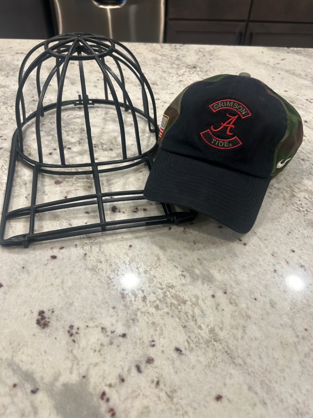 Nike Alabama Crimson Tide Black Camo Baseball Cap,hat; washing hat holder